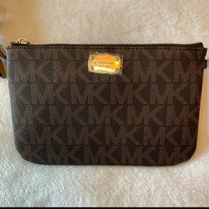 Michael kors fanny pack